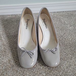 Repetto Light Grey Patent Leather Heels
